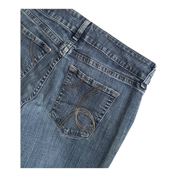 RIDERS by Lee Womens Petite Size 12P Mid Rise Boot Cut Blue Jeans 28.5" Inseam - Picture 3 of 6